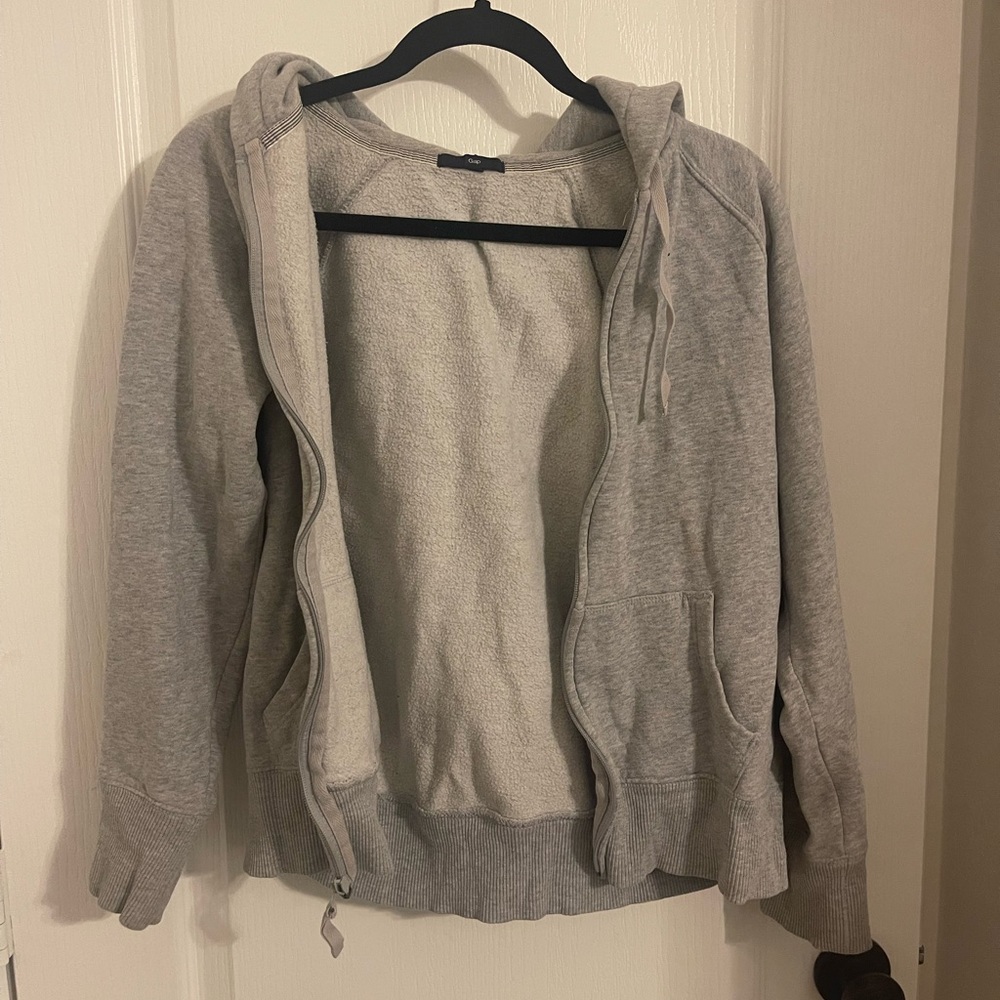 Gap sweatshirt